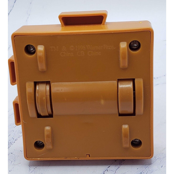 Daffy Duck Looney Tunes Space Jam Court Figure 1996 McDonalds Meal Toy - Picture 6 of 7